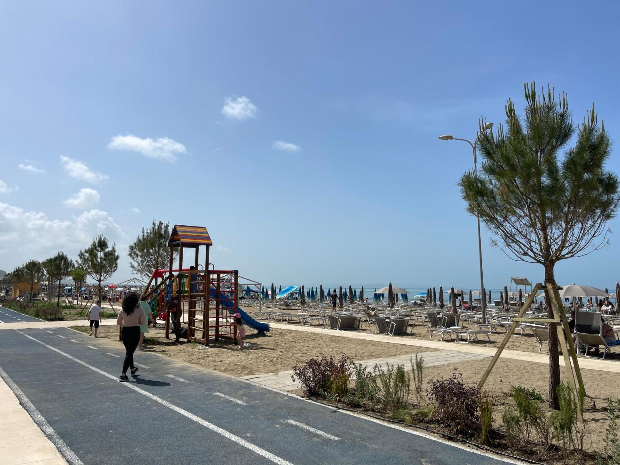 Max 2* Durrës