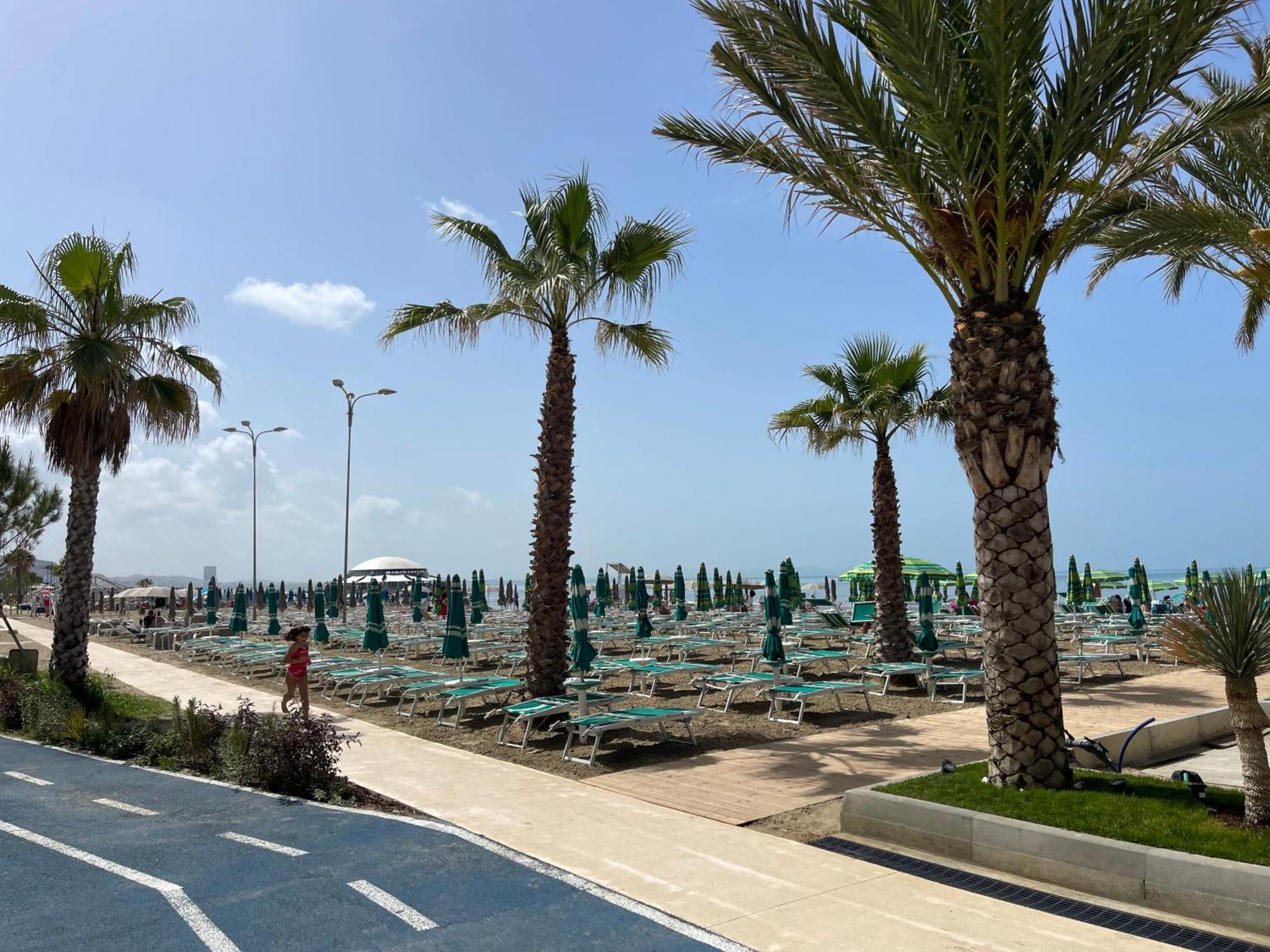 Max Durres